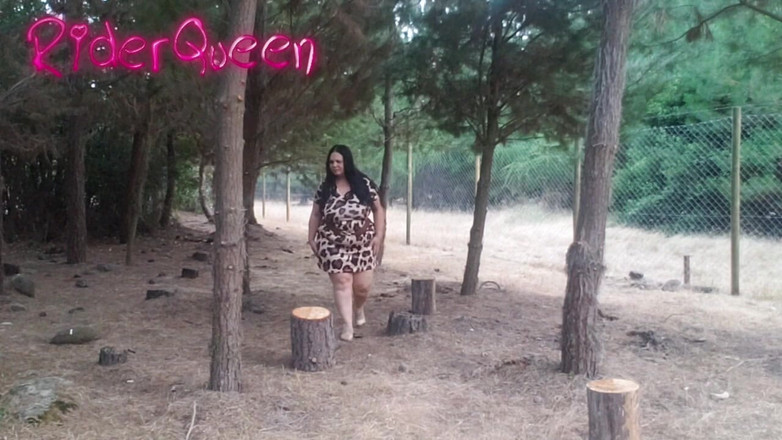 Riderqueen BBW Step Mom Latina Ebony: Tôn thờ đít mẹ kế gợi cảm ngoài trời