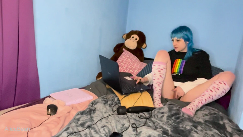 Alice Bean: Watching Your Girlfriend Masturbate