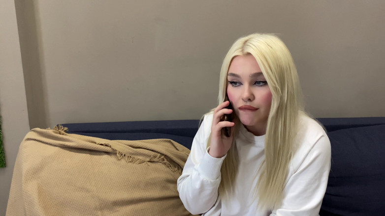 Blondessa: Isteri jalang menghisap bos suami