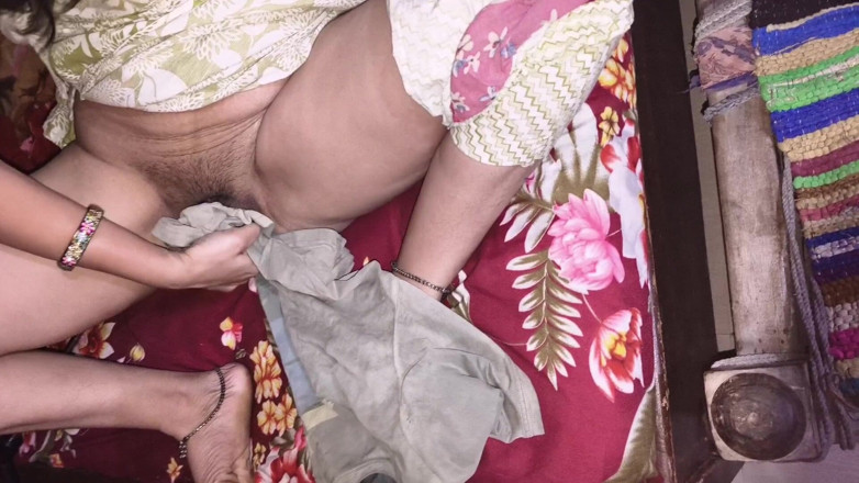 Janvi bhabhi 69: Closeup sexo com chefe do escritório do marido
