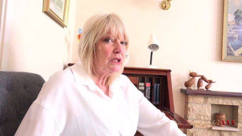 Aunt Judy's XXX: AuntJudysXXX - Busty Mature Boss Lady Mrs. Amy Sucks Your Cock...