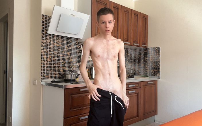 Evgeny Twink: Basketball-boy Evgeny Jerking off After Practice!