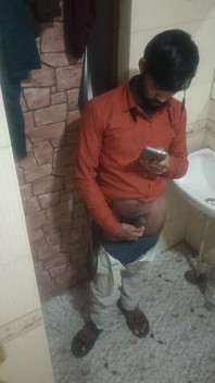 Ho girato il video da solo in bagno.