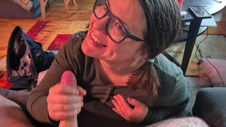 SwitchMixCouple: Première vidéo de pipe pour elle - caméra portable maison