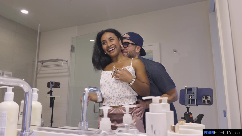 Pornfidelity: Pornfidelity - Preñada Melanie Muse!
