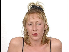 Lucky Cooch: Прекрасна блондинка показує своє сексуальне тіло на кастингу