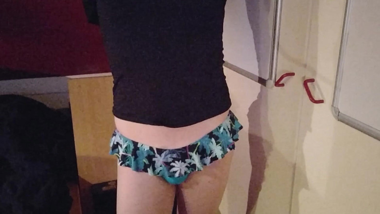 Joslin: Sissy Joslin Tančí v roztomilých bikinách