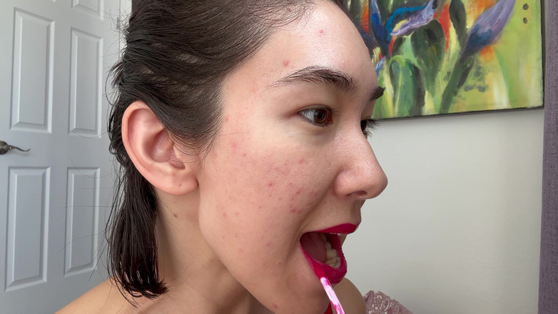 Ms_Emmy_Lynn: Jasně červená rtěnka