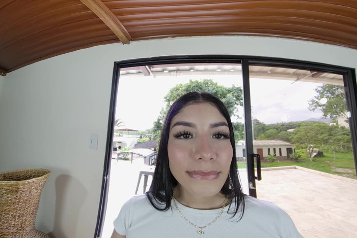 VR Latina: Pretty Tight
