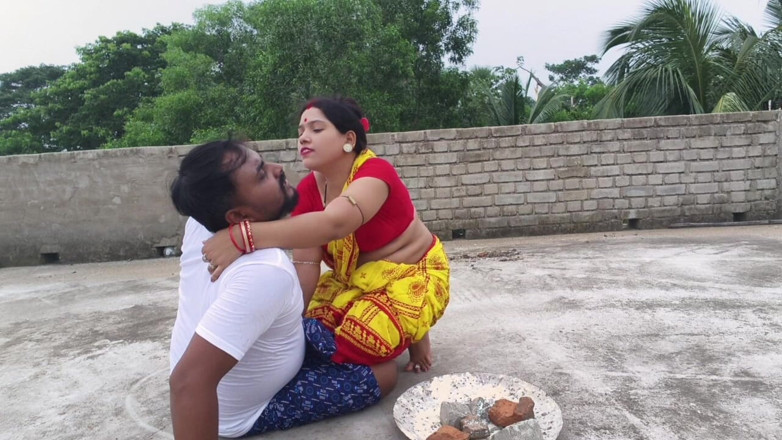 Sona bhabhi: Tante hot india dengan toket besar lagi asik ngentot di...