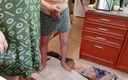 Zona901: Stepmom Makes a Deep Blowjob Jerks off a Dick to...