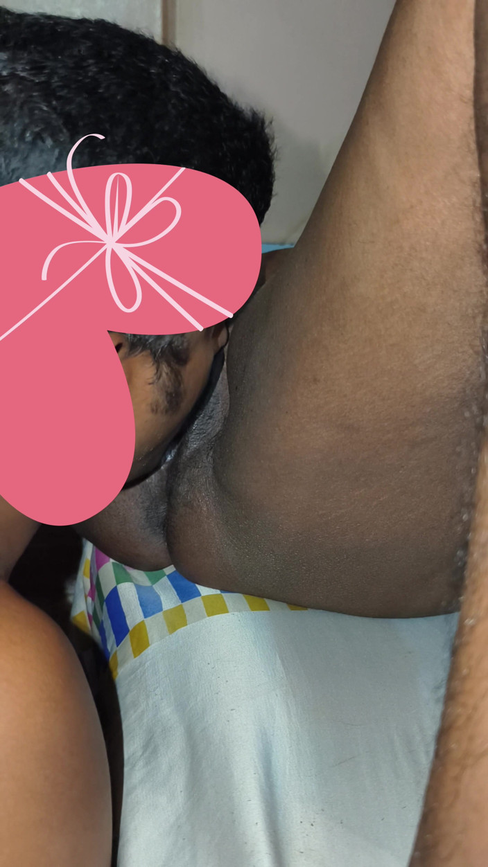 Realmallucouplevlog: Varsha se bucură de linsul pizdei