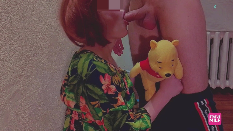 Kett Mun: Saf Anne Üvey Oğulların Tadını Arka Odada Tadıyor