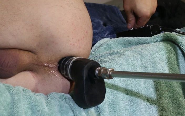 Theo Magnum: Yakın çekim twink amcık büyük zenci yarağı sikiş makinesi tarafından derinden...