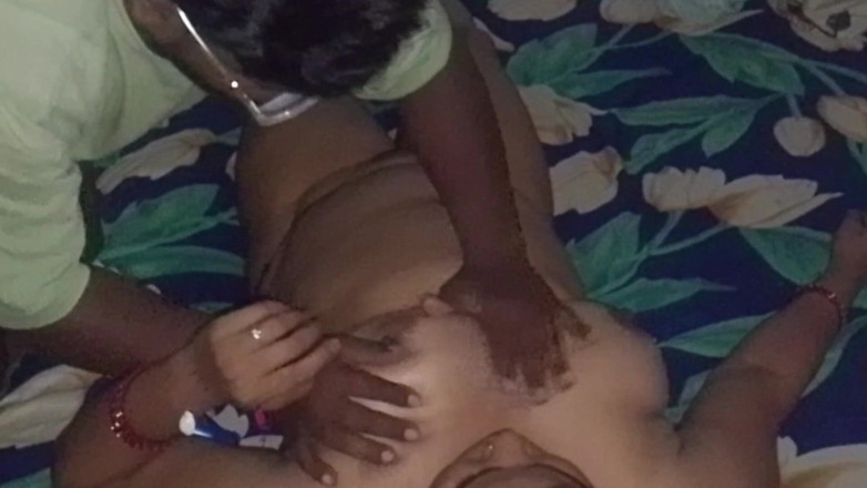 shona63: Bhabhi šuká se špinavým masérem