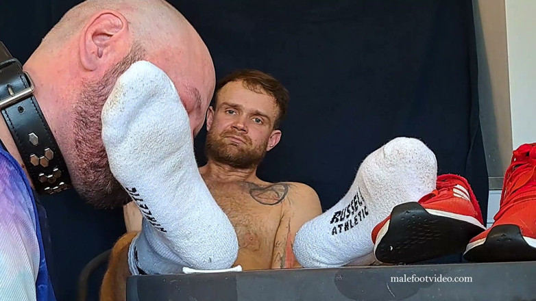 Czech male foot: Obsługa Titana związana z obsługą masywnych podeszw potężnych Greya