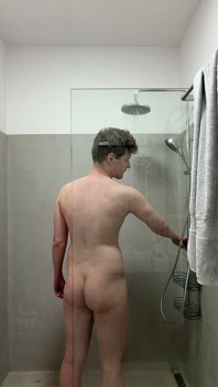 Gm mit mir in der dusche
