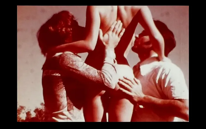 Close Encounter Vintage: Vintage porn retro erotic theatre - dessert fruit