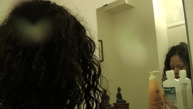 Paris Jango: Zlobivá sprcha hezké černé dívky