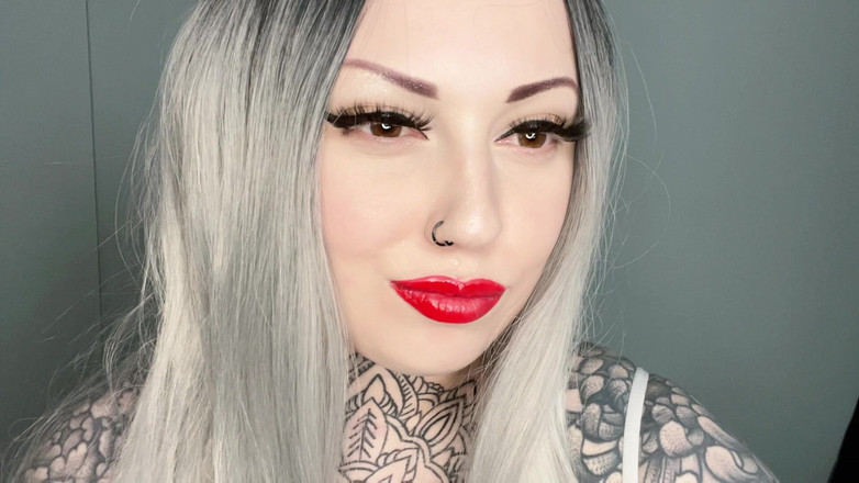 Miss Valentina: Wank přes můj Ahegao obličej