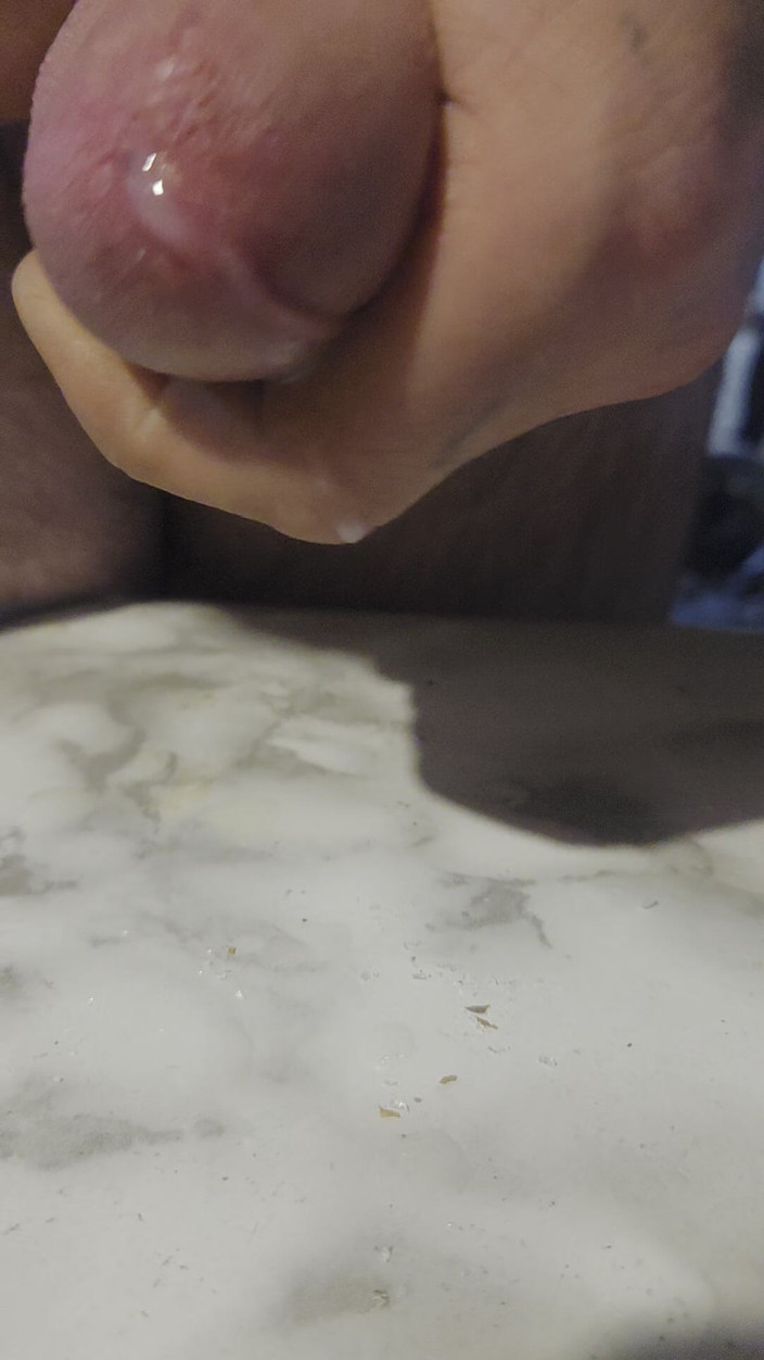 Bigshot: Strzał na stole z marmuru