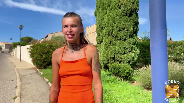 Porno Baguette: Mélanie, frumoasa blondă, vrea să fie futută foarte tare
