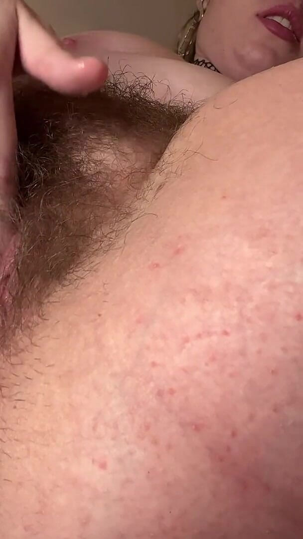 bitetwin9: Memek berbulu close-up