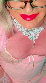 Barbie trans dívka si hraje