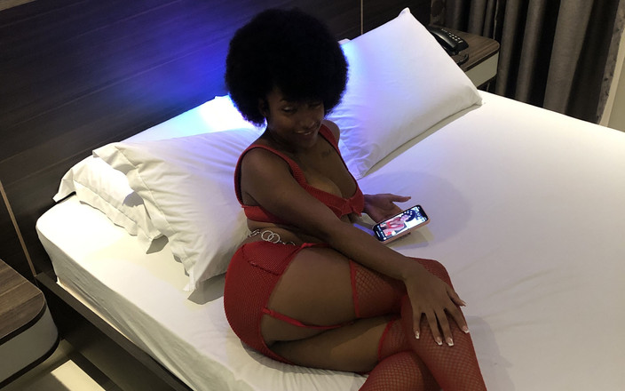 Clarkes Boutaine: Vicky Menage ile intimos