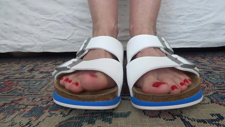 Lady Victoria Valente: Toe fetish - wiggling my toes in white Birkis part 1