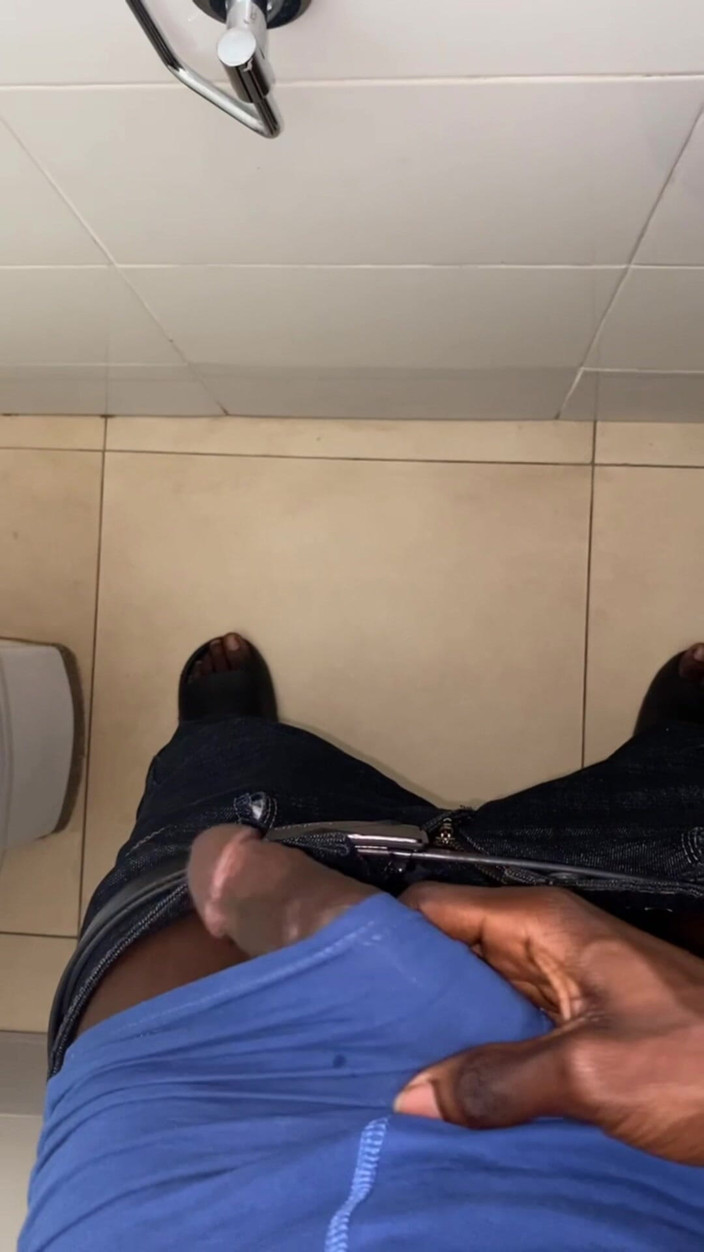 Slimniqqa: Une grosse noire jamaïcaine se branle
