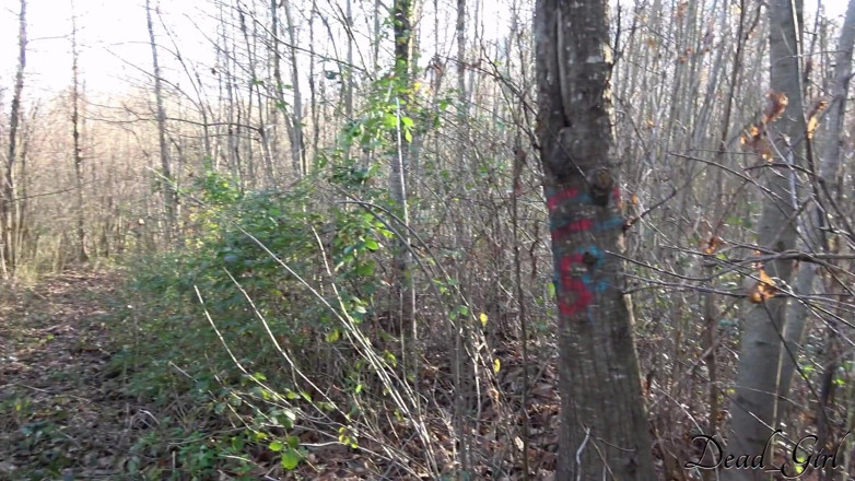 Dead Girl: Girl cum in her mouth in a wood