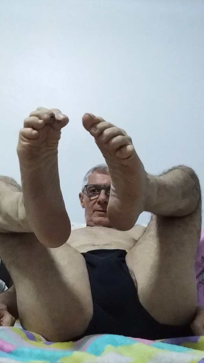 BDSM master top: Akce fetišismu na špinavé nohy