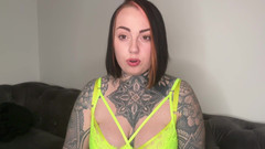 Miss Valentina: Aplikasi Hamba Fantasi