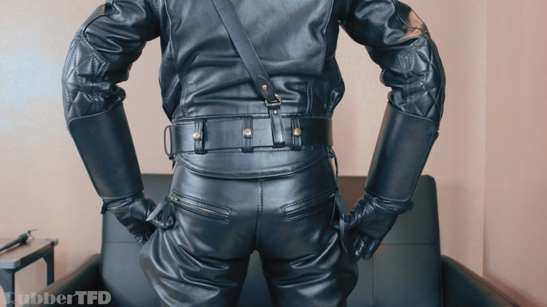 RubberTFD: レザーユニフォームのクローズアップ【別テイク】