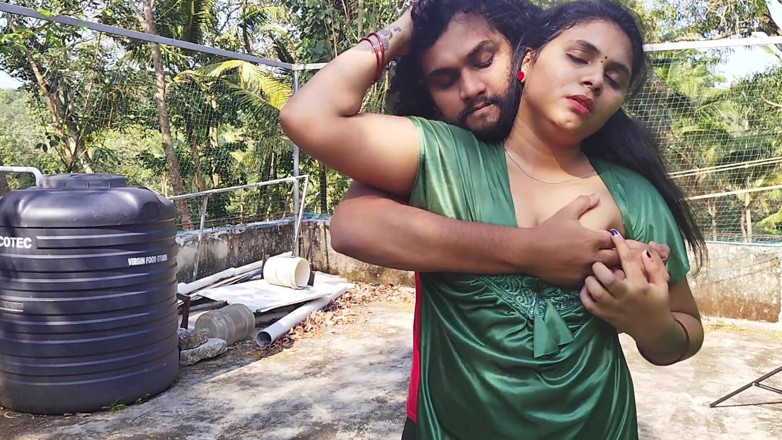 Vaigavarun45: Out Door Sex, Vaishnavy and Sharun Raj Out Door Romance...