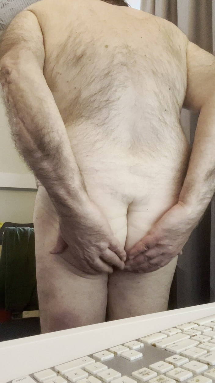 Coach Karl dude lodge: 2026 Valentines Trainer Karls Butt