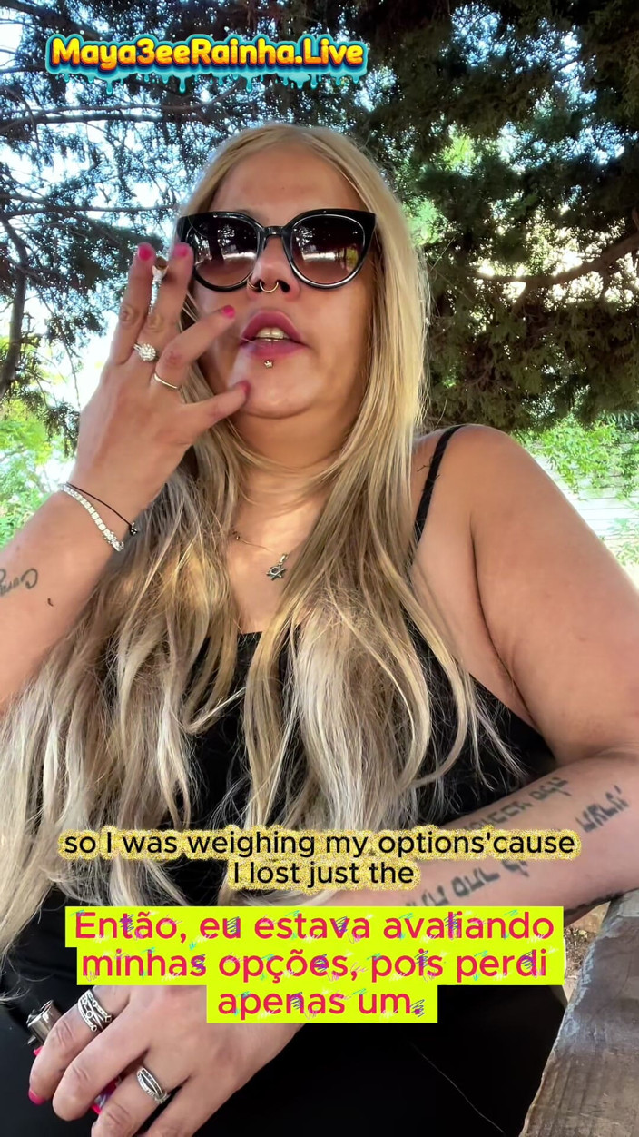 Goddess Maya3ee Rainha: Grandota brasileña milf diosa fumando al aire libre, ritual mostrando...