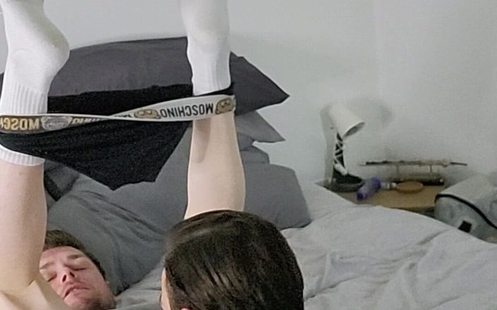 Twotwinkhusbands: Britský chlapec dostane svůj zadek ate na video Fot poprvé