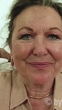 Mamie Maria doigte son vieux fente