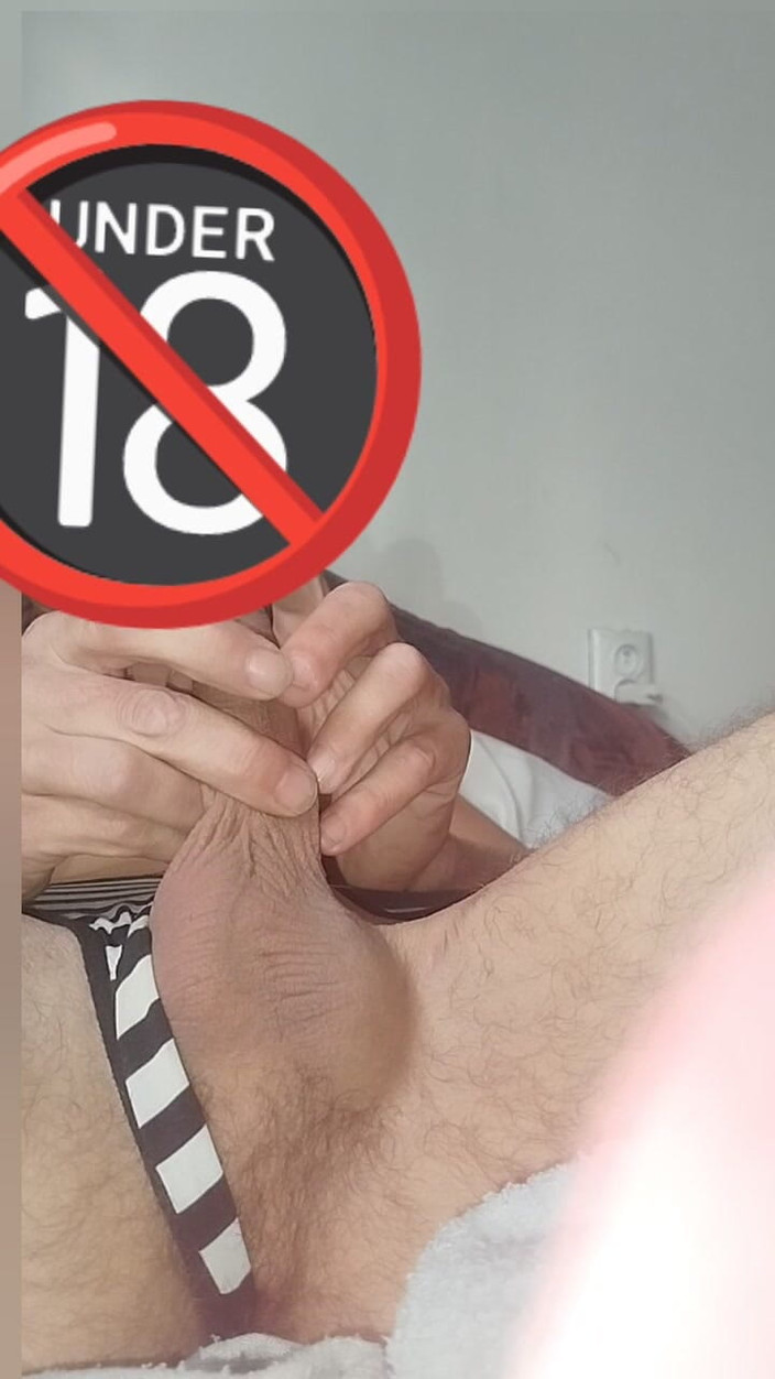 Insertion: Inkrustacja kryształów w penisie
