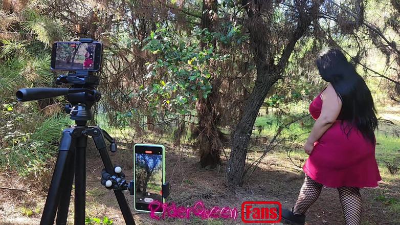 Riderqueen BBW Step Mom Latina Ebony: Riderqueen आउटडोर: आउटडोर प्रशंसकों के लिए वीडियो