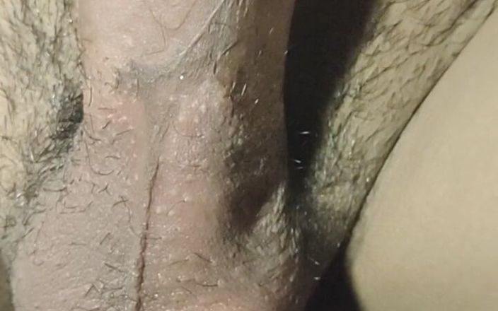 Mike001: Masturbare solo twink cu multă spermă