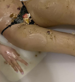 Monnycka: torta dolce su sperma sporco