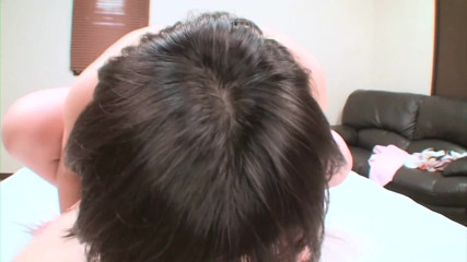 Asian Mature Climax: La ragazza asiatica amante dei giocattoli viene scopata in video...