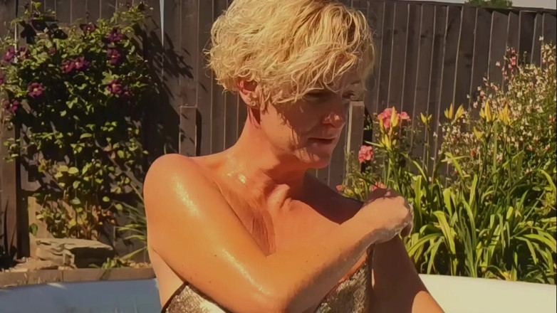 Kylie Britain Adventures: Sensación de calor, caliente, caliente