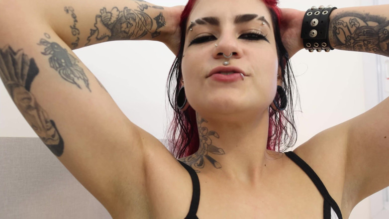 MAF fetish studio: Vuoi leccarmi le ascelle sudati?