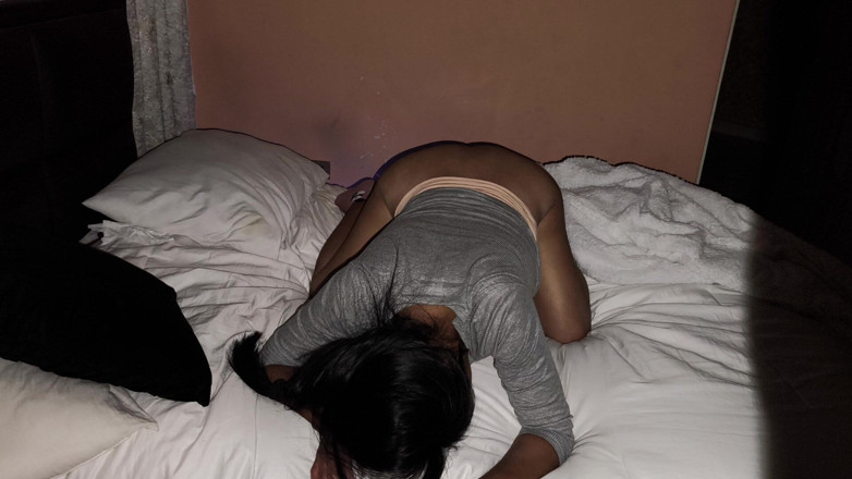 Moo DBOXXX: Kumohon, aku nggak mau lagi! Istri tetanggaku yang kabur dari...