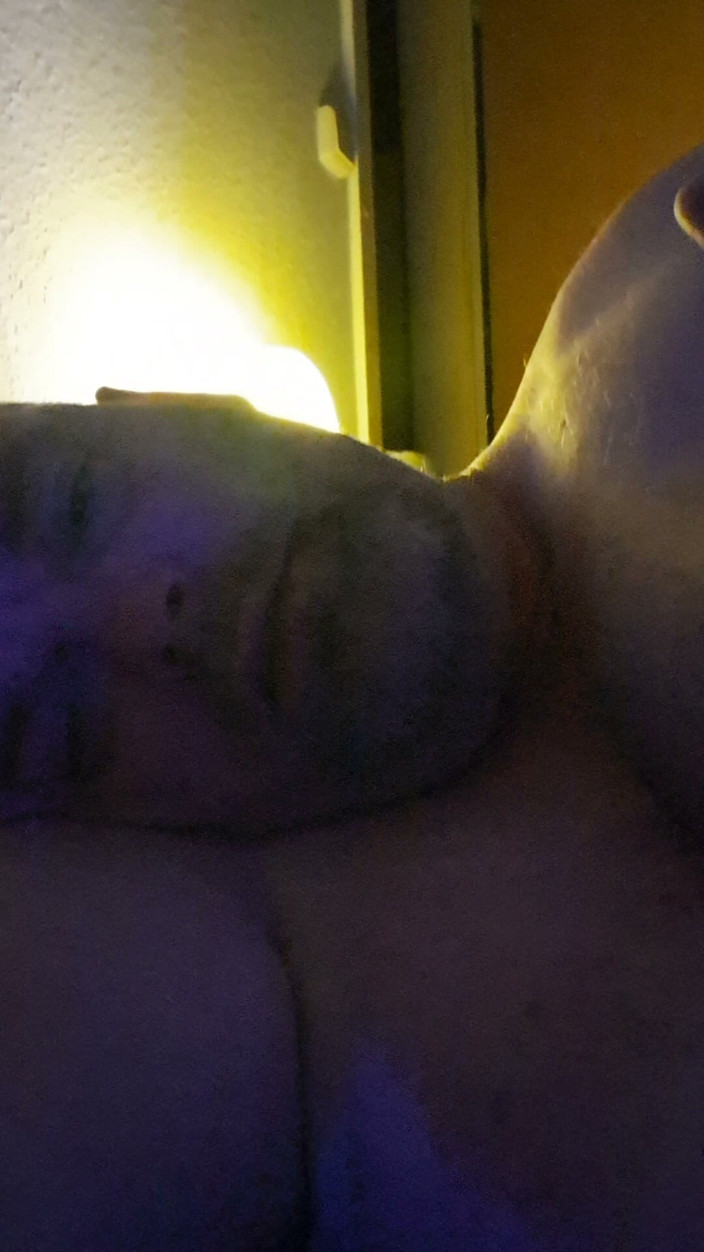 Fickspecht: No Night's Rest for the Bitch