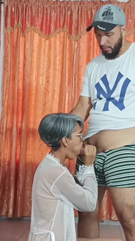 Sono infedele a mio marito con il vicino che ha una bella Gallo - porno in spagnolo